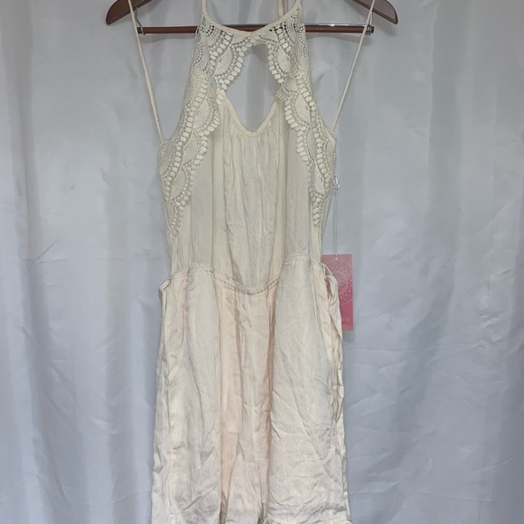Cream halter romper size L - Picture 3 of 4